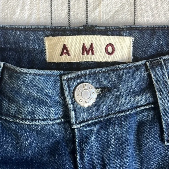 Amo • high rise stix crop jeans